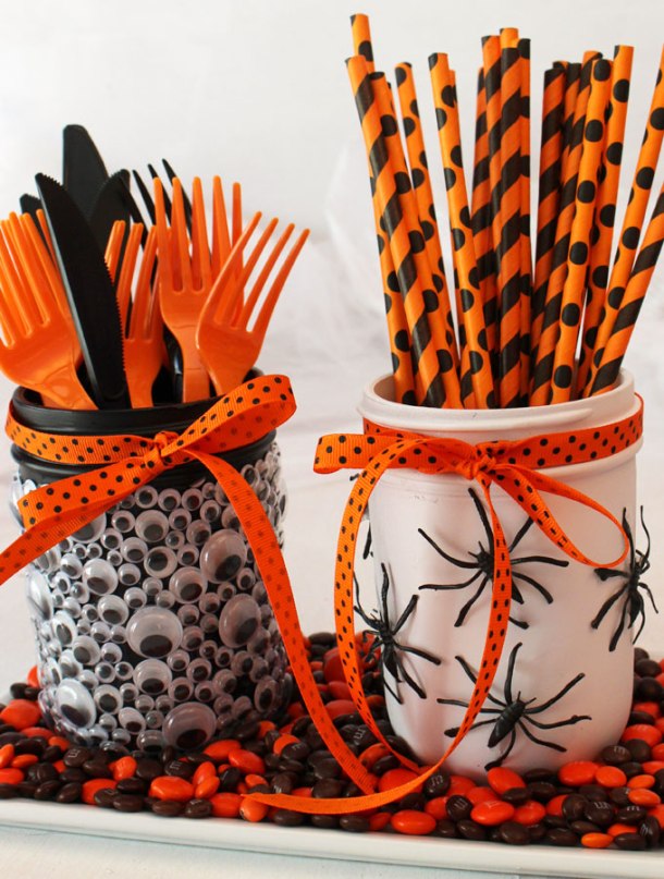 15 Cute DIY Halloween Mason Jars (Part 2) - Halloween Mason Jars, DIY Mason Jars, diy halloween mason jars, DIY Halloween Mason Jar