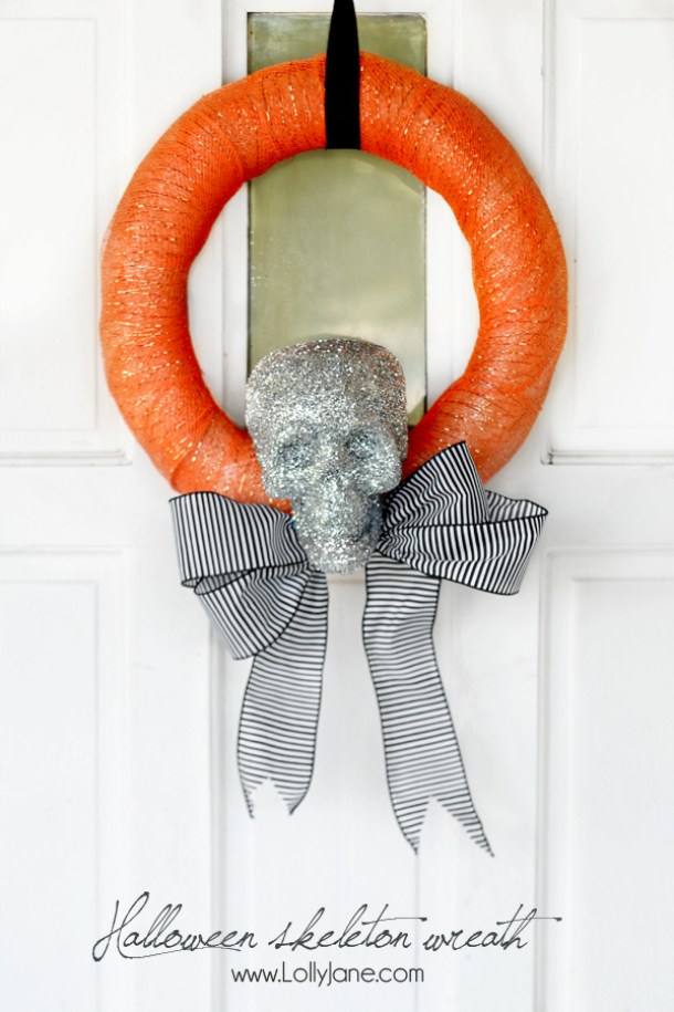 15 DIY Halloween Wreath Ideas (Part 2) - DIY Halloween Wreaths, DIY Halloween Wreath Ideas, diy Halloween wreath