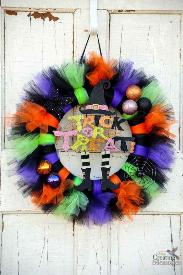 15 DIY Halloween Wreath Ideas (Part 1) - Halloween Wreath Ideas, DIY Halloween Wreaths, DIY Halloween Wreath Ideas, diy Halloween wreath