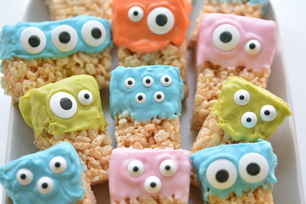 16 Rice Krispie Treats for Halloween - Rice Krispie Treats for Halloween, Halloween Treats for Kids, Halloween Treat Recipe, Halloween recipes, Halloween Dessert, Diy Halloween Treat Bags