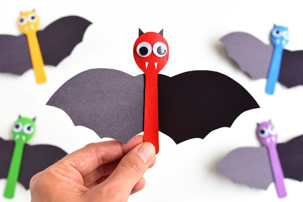 15 Easy Halloween Bat Crafts for Kids - Not Scary Halloween Crafts for Kids, Halloween Crafts for Kids, Halloween Bat Crafts for Kids