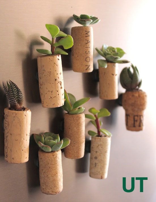 15 Clever Wine Cork Crafts and Projects - Wine Cork Crafts and Projects, Wine Cork Crafts, Wine Cork Craft, diy wine cork projects