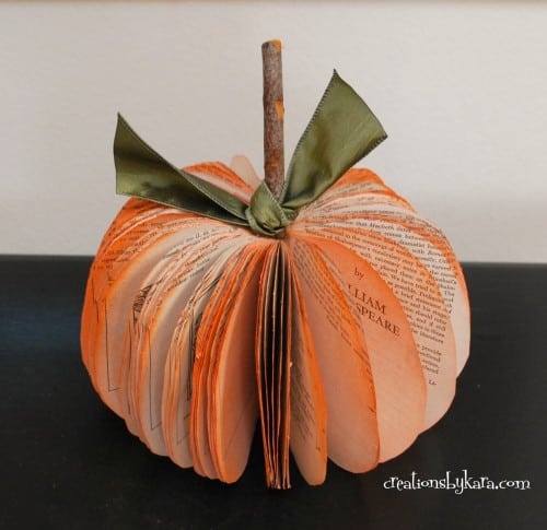 15 Easy Fall Decorating Projects (Part 1) - Farmhouse Fall Decorating Ideas, Farmhouse Fall Decorating, Fall Decorating Projects, fall Decorating Ideas, Fall Decorating