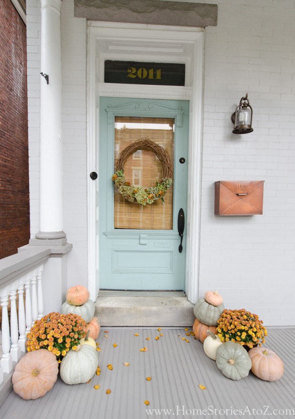 Front Porches that Have Us So Ready for Fall - Fall Porch Decorating Ideas, Fall Porch Decor Ideas, fall porch decor, Fall Porch, DIY Fall Porch