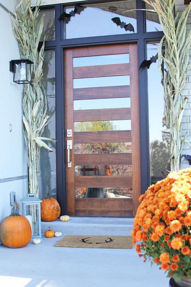 Front Porches that Have Us So Ready for Fall - Fall Porch Decorating Ideas, Fall Porch Decor Ideas, fall porch decor, Fall Porch, DIY Fall Porch