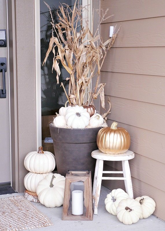 Front Porches that Have Us So Ready for Fall - Fall Porch Decorating Ideas, Fall Porch Decor Ideas, fall porch decor, Fall Porch, DIY Fall Porch