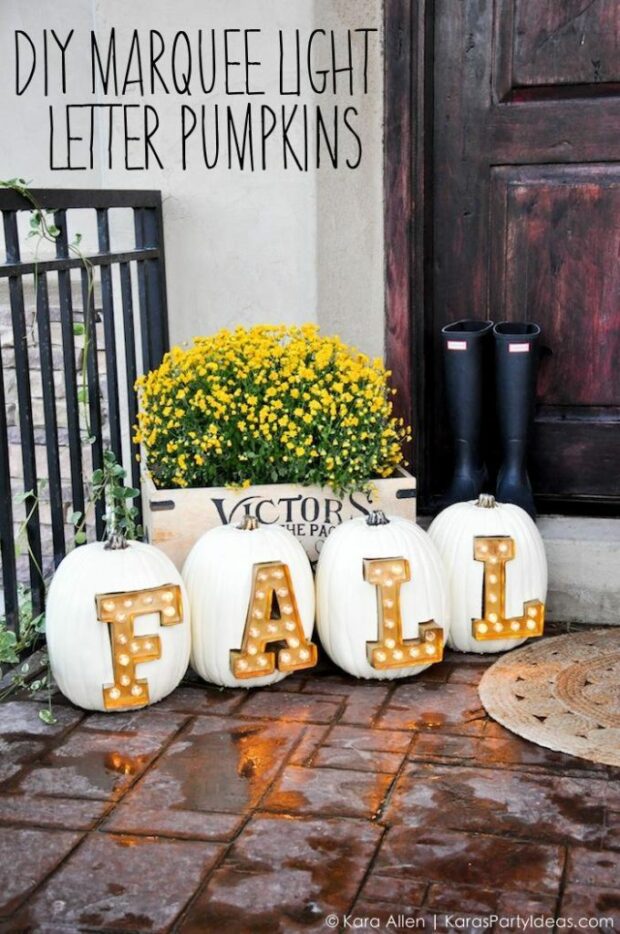 Front Porches that Have Us So Ready for Fall - Fall Porch Decorating Ideas, Fall Porch Decor Ideas, fall porch decor, Fall Porch, DIY Fall Porch