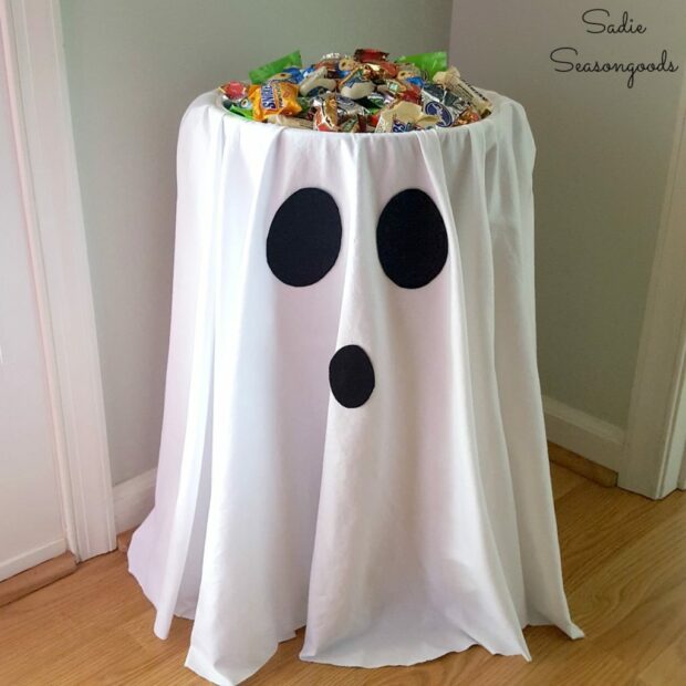 15 Chic Adult Halloween Party Ideas (Part 1) - Halloween Party Ideas, Halloween Party Games, Halloween Party Food, diy Halloween party