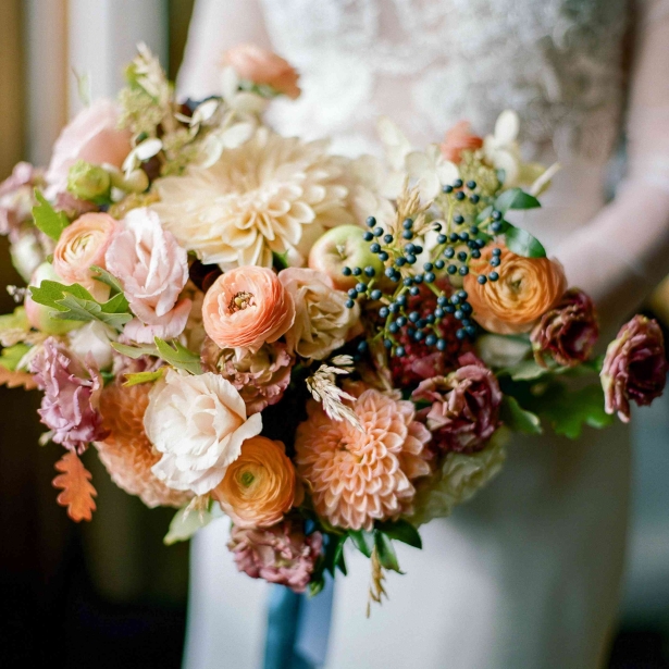 15 Prettiest Bouquets Ideas for Fall Wedding (Part 2) - fall wedding theme, fall wedding flowers, fall wedding Bouquets, fall wedding