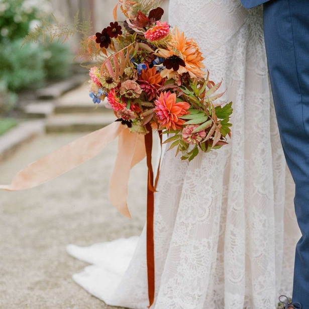 15 Prettiest Bouquets Ideas for Fall Wedding (Part 2) - fall wedding theme, fall wedding flowers, fall wedding Bouquets, fall wedding