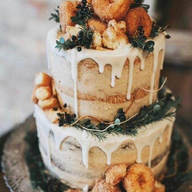  
PHOTO BY SUMMER TAYLOR PHOTOGRAPHY; CAKE BY THE PEAR BLOSSOM