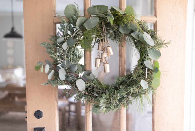 15 Perfect DIY Farmhouse Christmas Wreaths - Rustic DIY Christmas Wreaths and Centerpiece, DIY Farmhouse Christmas Wreaths, DIY Christmas Wreaths, Christmas Wreaths