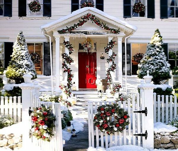 15 Spectacular Outdoor Christmas Decorations (Part 2) 15 Spectacular Outdoor Christmas Decorations (Part 2) - Outdoor Farmhouse Christmas Decorations, Outdoor Christmas Decorations, Outdoor Christmas Decor, Outdoor Christmas, Christmas Decorations