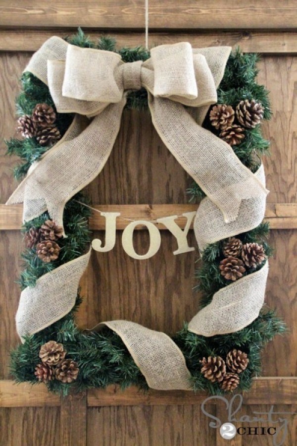 15 Perfect DIY Farmhouse Christmas Wreaths - Rustic DIY Christmas Wreaths and Centerpiece, DIY Farmhouse Christmas Wreaths, DIY Christmas Wreaths, Christmas Wreaths