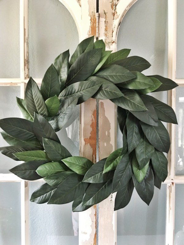 15 Perfect DIY Farmhouse Christmas Wreaths - Rustic DIY Christmas Wreaths and Centerpiece, DIY Farmhouse Christmas Wreaths, DIY Christmas Wreaths, Christmas Wreaths