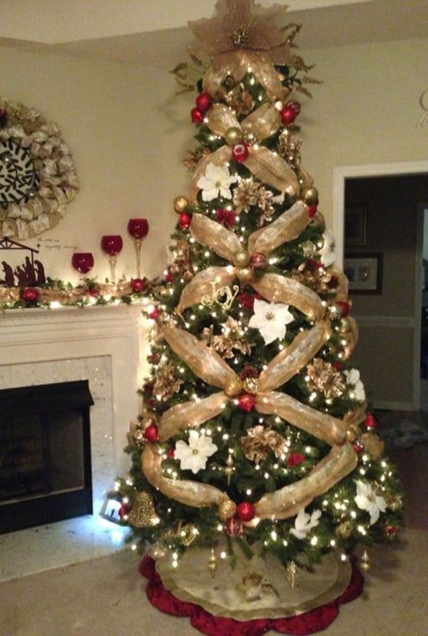 20 Stunning Christmas Tree Ideas 2019 (Part 4) - Diy Christmas tree, Christmas tree skirt, Christmas Tree Ideas, Christmas tree