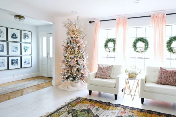 20 Stunning Christmas Tree Ideas 2019 (Part 3) - Farmhouse Christmas Trees, Diy Christmas tree, Christmas Tree Ideas, Christmas Tree Decorating Ideas