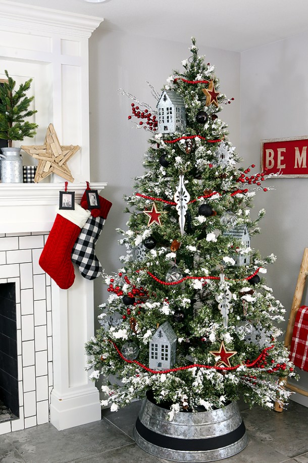 Minimal Christmas Decor 2021
