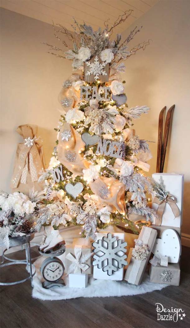 20 Stunning Christmas Tree Ideas 2019 (Part 1) - Farmhouse Christmas Trees, Diy Christmas tree, Christmas Tree Ideas, Christmas Tree Decorating Ideas, Christmas tree