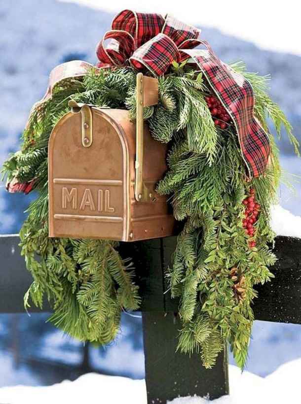 15 Spectacular Outdoor Christmas Decorations (Part 2) - Outdoor Farmhouse Christmas Decorations, Outdoor Christmas Decorations, Outdoor Christmas Decor, Outdoor Christmas, Christmas Decorations