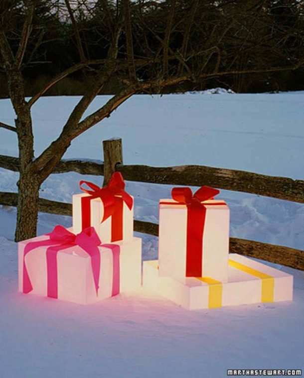 15 Spectacular Outdoor Christmas Decorations (Part 1) - Outdoor Farmhouse Christmas Decorations, Outdoor Christmas Decorations, Outdoor Christmas Decor, Outdoor Christmas, diy Christmas decorations, Christmas Decorations