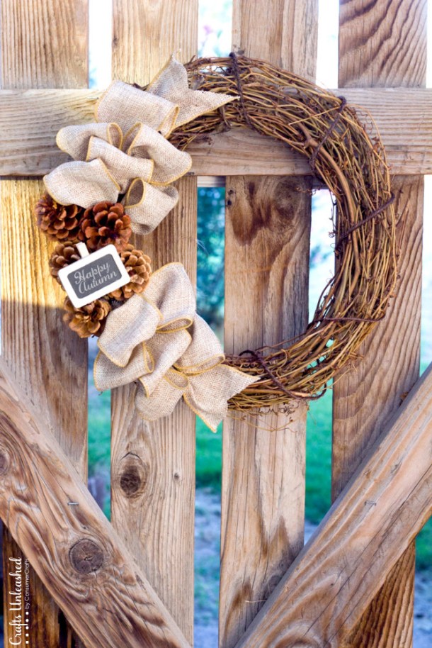 15 Great DIY Fall Farmhouse Wreaths and Centerpieces - thanksgiving centerpieces, DIY Thanksgiving Centerpieces, DIY Fall Farmhouse Wreaths and Centerpieces, DIY Fall Farmhouse Wreaths, DIY Fall Farmhouse Centerpieces, DIY Fall Centerpieces