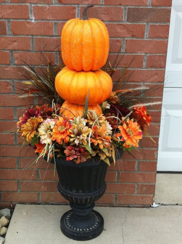 15 Cheap and Easy Fall Porch Decor Ideas (Part 2) - Fall Porch Decor Ideas, fall porch decor, DIY Fall Porch Decor Ideas