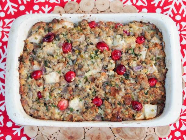 15 Thanksgiving Stuffing Recipes (Part 1) - Traditional Thanksgiving Recipes, Thanksgiving Stuffing Recipes, Thanksgiving Stuffing Recipe, Thanksgiving Stuffing, Thanksgiving recipes, Stuffing Recipes
