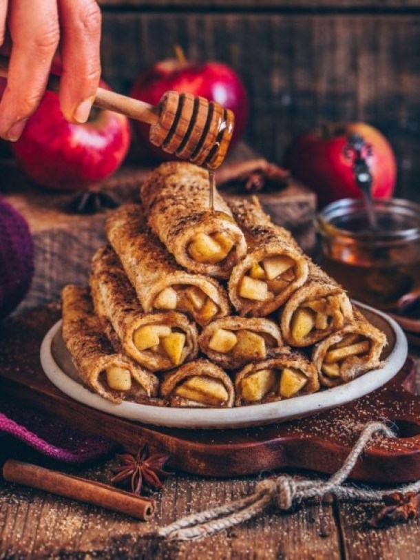 15 Irresistible Apple Desserts to Try This Fall (Part 1) - Holiday Apple Desserts, fall dessert recipes, apple recipes, apple desserts