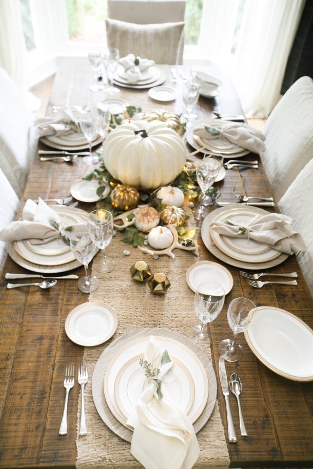 16 Pretty Thanksgiving Tablescape Ideas - Thanksgiving Tablescape Ideas, Thanksgiving Tablescape, Thanksgiving Decorating, Tablescape Ideas, DIY Thanksgiving Decorating Ideas, DIY Ideas for Thanksgiving Decorations