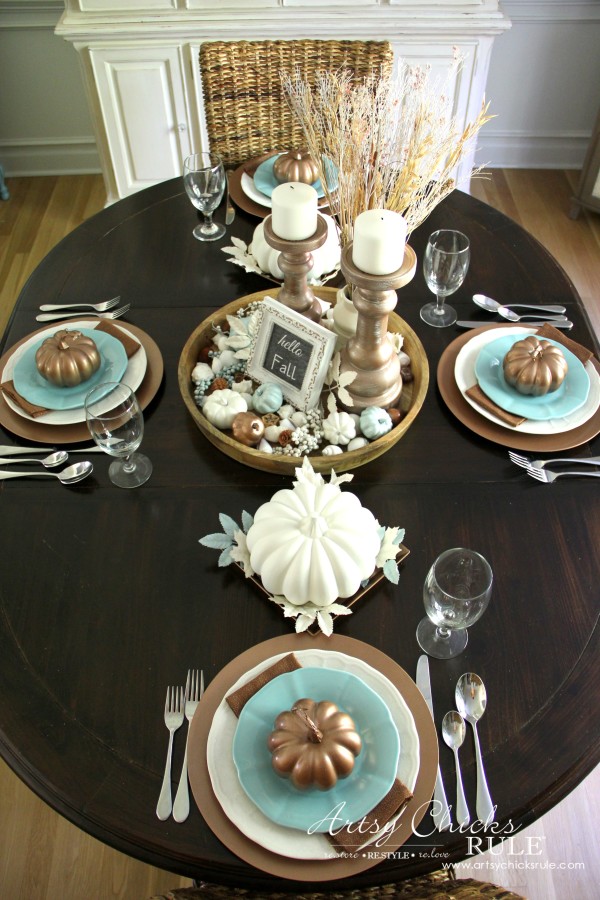 16 Pretty Thanksgiving Tablescape Ideas - Thanksgiving Tablescape Ideas, Thanksgiving Tablescape, Thanksgiving Decorating, Tablescape Ideas, DIY Thanksgiving Decorating Ideas, DIY Ideas for Thanksgiving Decorations