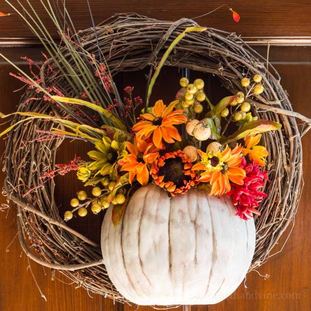 15 Farmhouse and Rustic DIY Thanksgiving Wreaths - DIY Thanksgiving Wreaths Ideas, DIY Thanksgiving Wreaths