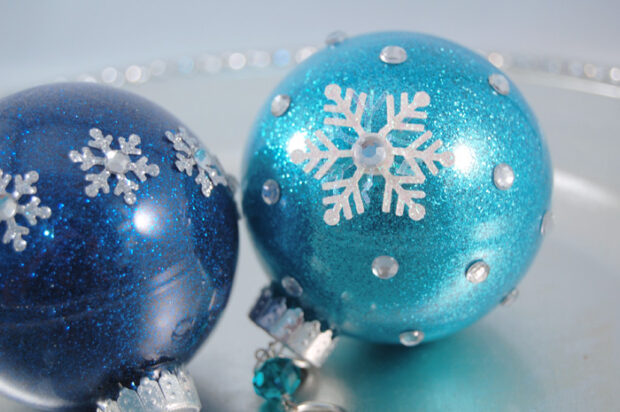 15 DIY Christmas Ornaments - Diy Christmas ornaments, Diy Christmas