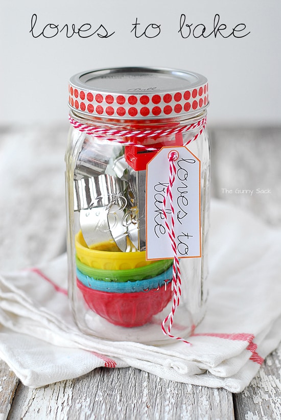 15 DIY Mason Jars That Make the Perfect Gift - DIY Mason Jars gift, DIY Mason Jars, DIY Mason Jar gifts, DIY Mason Jar Crafts