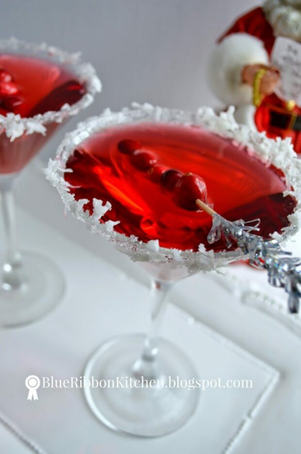 15 Festive Christmas Cocktail Recipes - Gin Cocktail recipes, Festive Christmas Cocktails, Festive Christmas Cocktail Recipes, Cocktail recipes, Christmas Cocktails