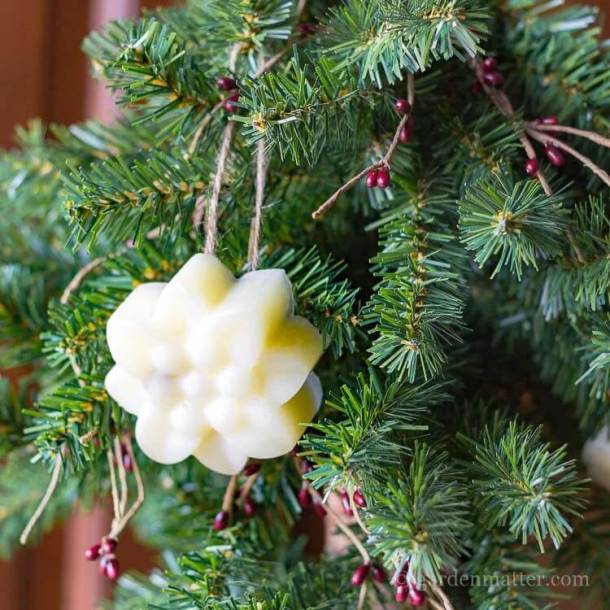 15 DIY Christmas Ornaments to Make This Year - DIY Christmas Ornaments Kids Can Make, DIY Christmas Ornament