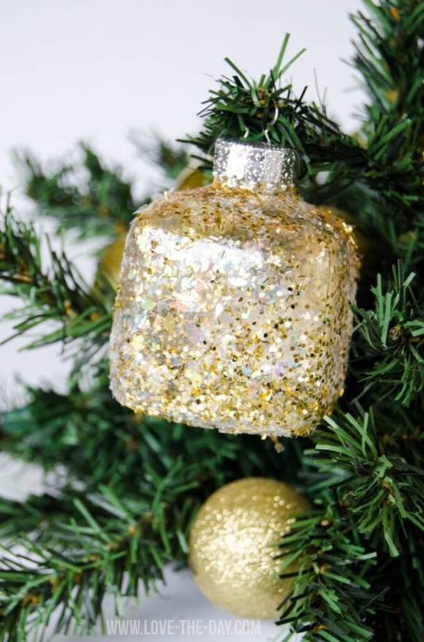 15 DIY Christmas Ornaments to Make This Year - DIY Christmas Ornaments Kids Can Make, DIY Christmas Ornament