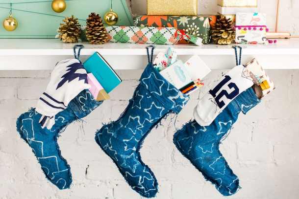 15 Easy Handmade Christmas Stockings (Part 2) - DIY Christmas Stocking Ideas, Diy Christmas stocking, Christmas Stockings
