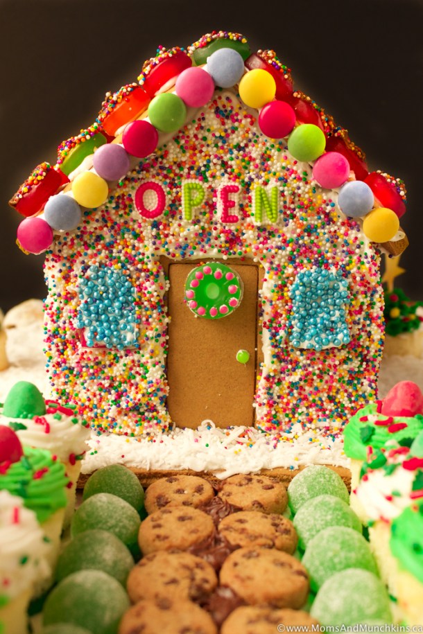 18 Best Christmas Gingerbread house Ideas - Gingerbread house Ideas, Gingerbread house, Christmas Gingerbread Recipes, Christmas Gingerbread house Ideas, Christmas Gingerbread