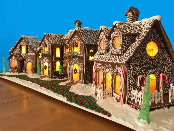 18 Best Christmas Gingerbread house Ideas - Gingerbread house Ideas, Gingerbread house, Christmas Gingerbread Recipes, Christmas Gingerbread house Ideas, Christmas Gingerbread