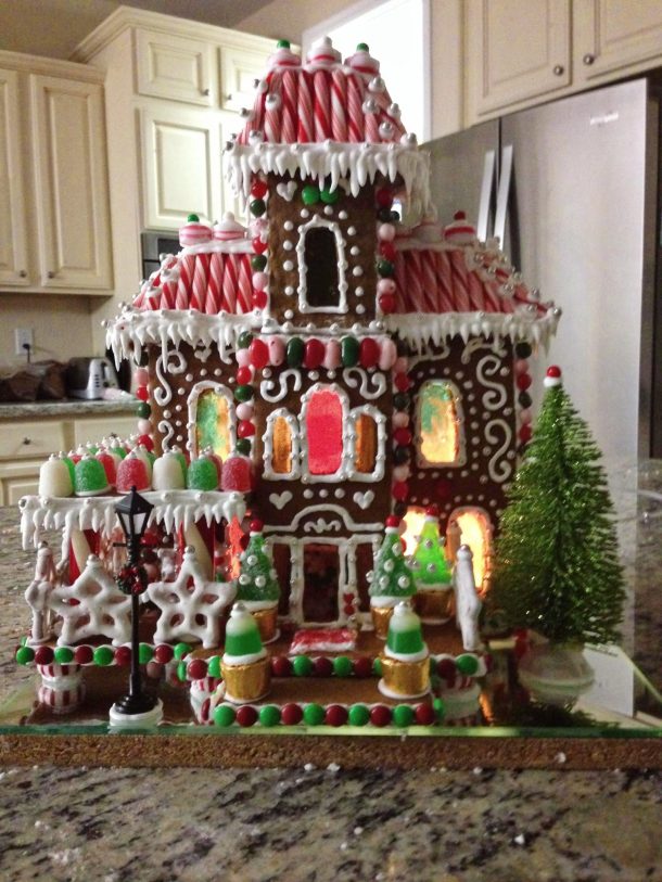 18 Best Christmas Gingerbread house Ideas - Gingerbread house Ideas, Gingerbread house, Christmas Gingerbread Recipes, Christmas Gingerbread house Ideas, Christmas Gingerbread