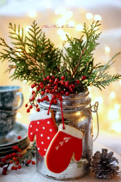 15 DIY Rustic Christmas Centerpieces - Rustic Christmas Centerpieces, Rustic Centerpieces, Rustic Centerpiece, DIY Christmas Centerpieces, Christmas Centerpieces