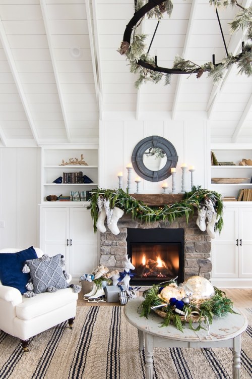 15 Rustic Christmas Mantel Decor Ideas - Rustic Christmas Mantel Decor Ideas, Rustic Christmas Mantel Decor, Rustic Christmas Decor Ideas, Mantel Decor Ideas, Christmas Mantel Ideas, Christmas mantel decoration