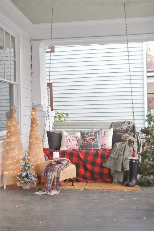 16 Rustic Christmas Porch Decor Ideas - Rustic Christmas Porch Decor Ideas, Rustic Christmas Porch Decor, Rustic Christmas Porch, Christmas Porch Decor Ideas