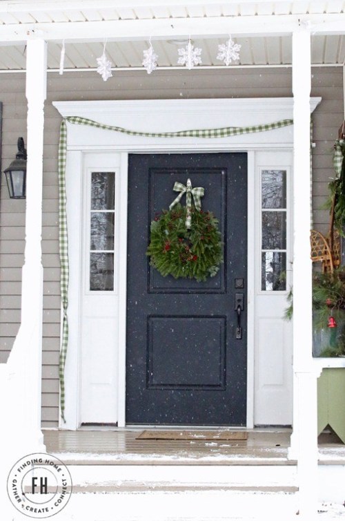 16 Rustic Christmas Porch Decor Ideas - Rustic Christmas Porch Decor Ideas, Rustic Christmas Porch Decor, Rustic Christmas Porch, Christmas Porch Decor Ideas