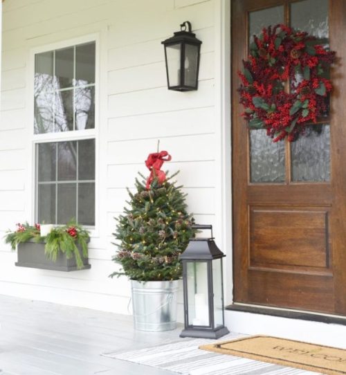 16 Rustic Christmas Porch Decor Ideas - Rustic Christmas Porch Decor Ideas, Rustic Christmas Porch Decor, Rustic Christmas Porch, Christmas Porch Decor Ideas