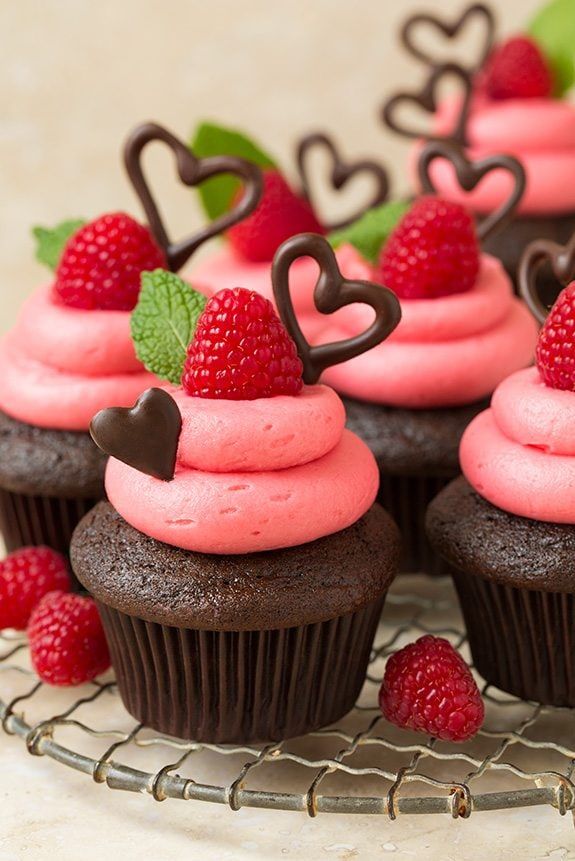 15 Cute Valentine's Day Cupcakes (Part 1) - Valentine's day desserts, Valentine's Day Cupcakes, Valentine's Day Cupcake Recipes