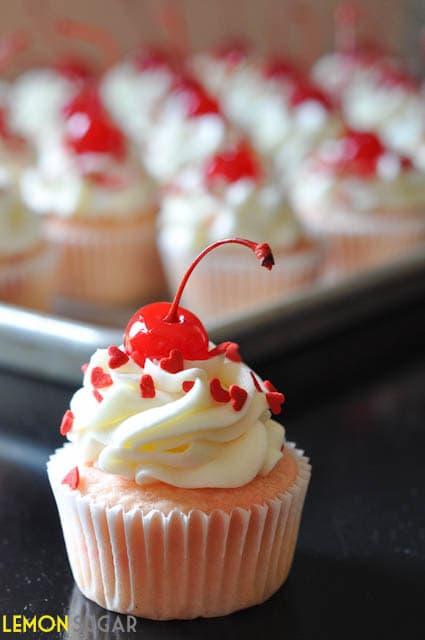 15 Cute Valentine's Day Cupcakes (Part 1) - Valentine's day desserts, Valentine's Day Cupcakes, Valentine's Day Cupcake Recipes