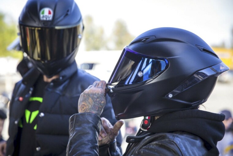 How To Score the Best Deals on Street Bike Helmets How To Score the Best Deals on Street Bike Helmets - utv tires, street bike, shop, season, money, helmets, gear