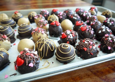 15 Valentine's Day Truffle Recipes (Part 1) - Valentine's Day Truffle Recipes, Valentine's day recipes, Valentine's day desserts, Truffle Recipes